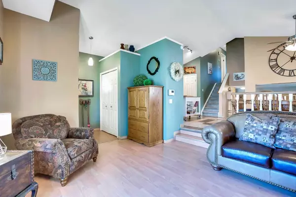 Calgary, AB T3K 4A6,189 Coventry PL NE