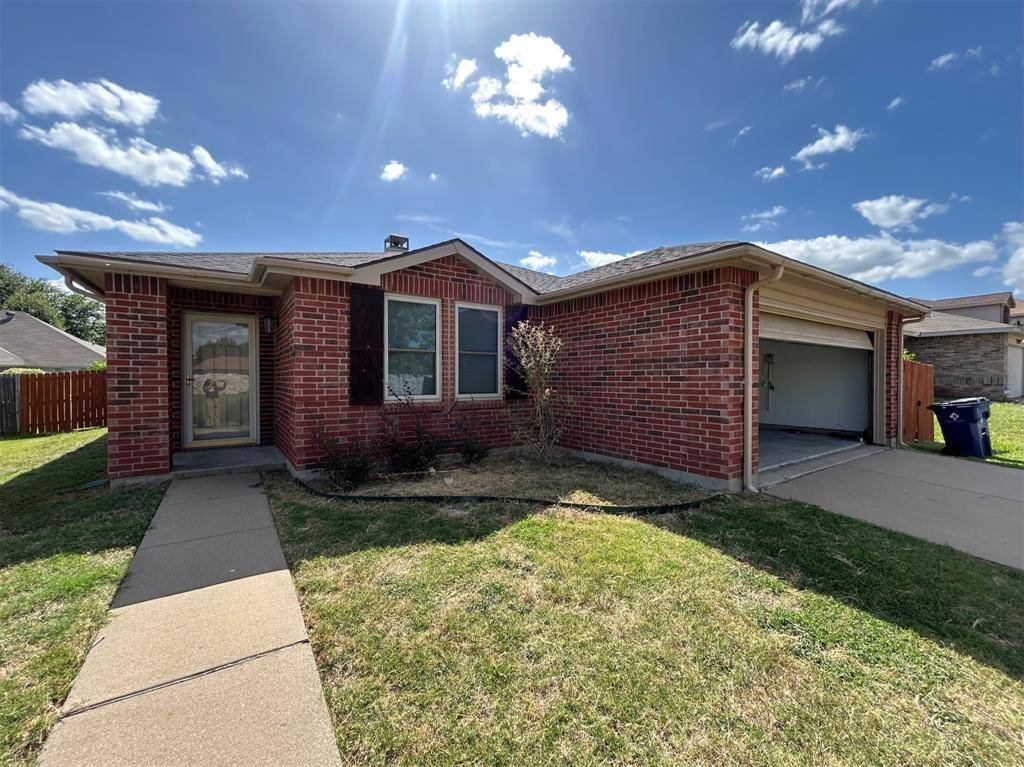 1137 Scarlet Sage Parkway, Burleson, TX 76028