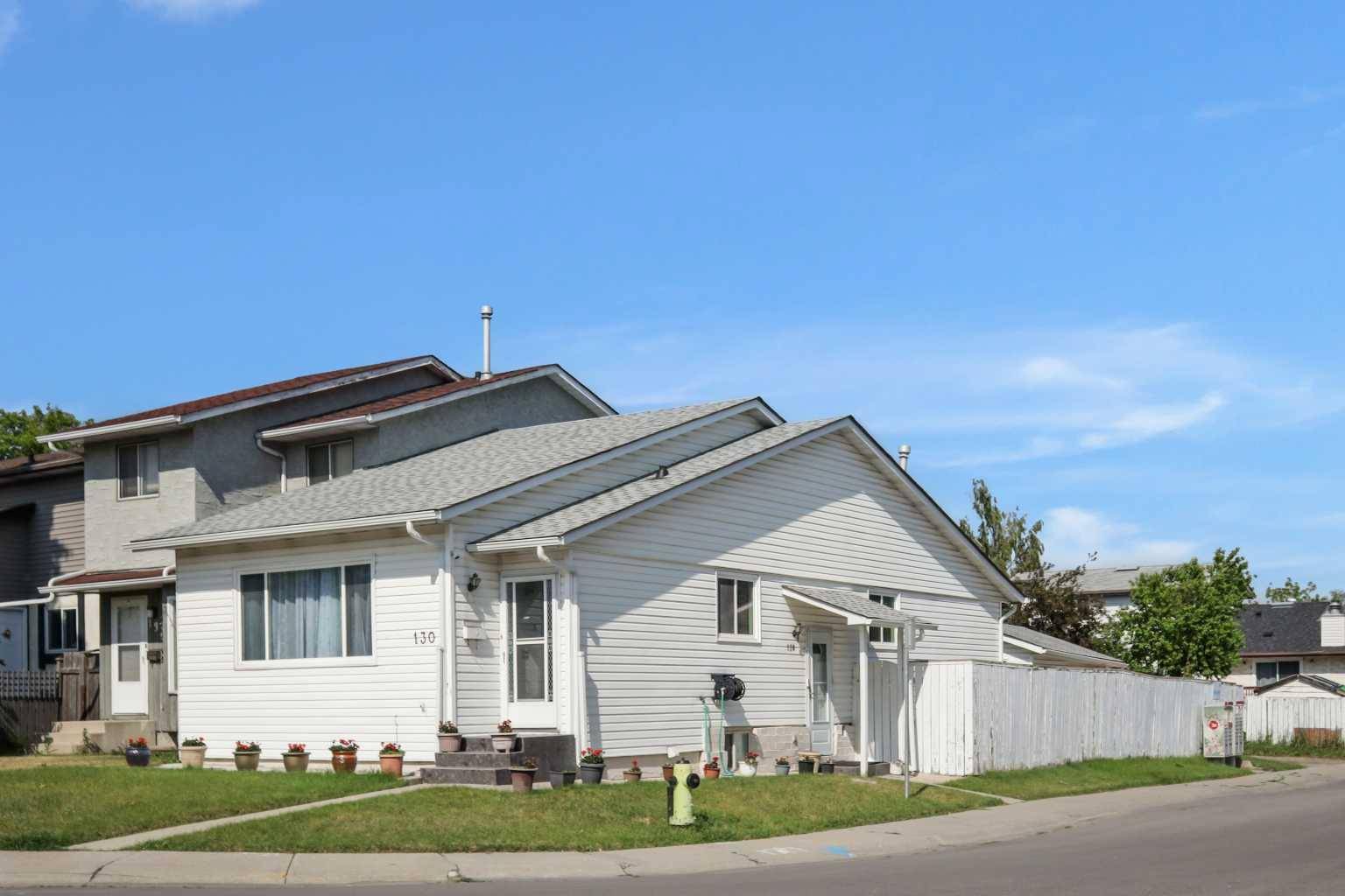 Calgary, AB T1Y 4N9,130 Pinemeadow RD Northeast
