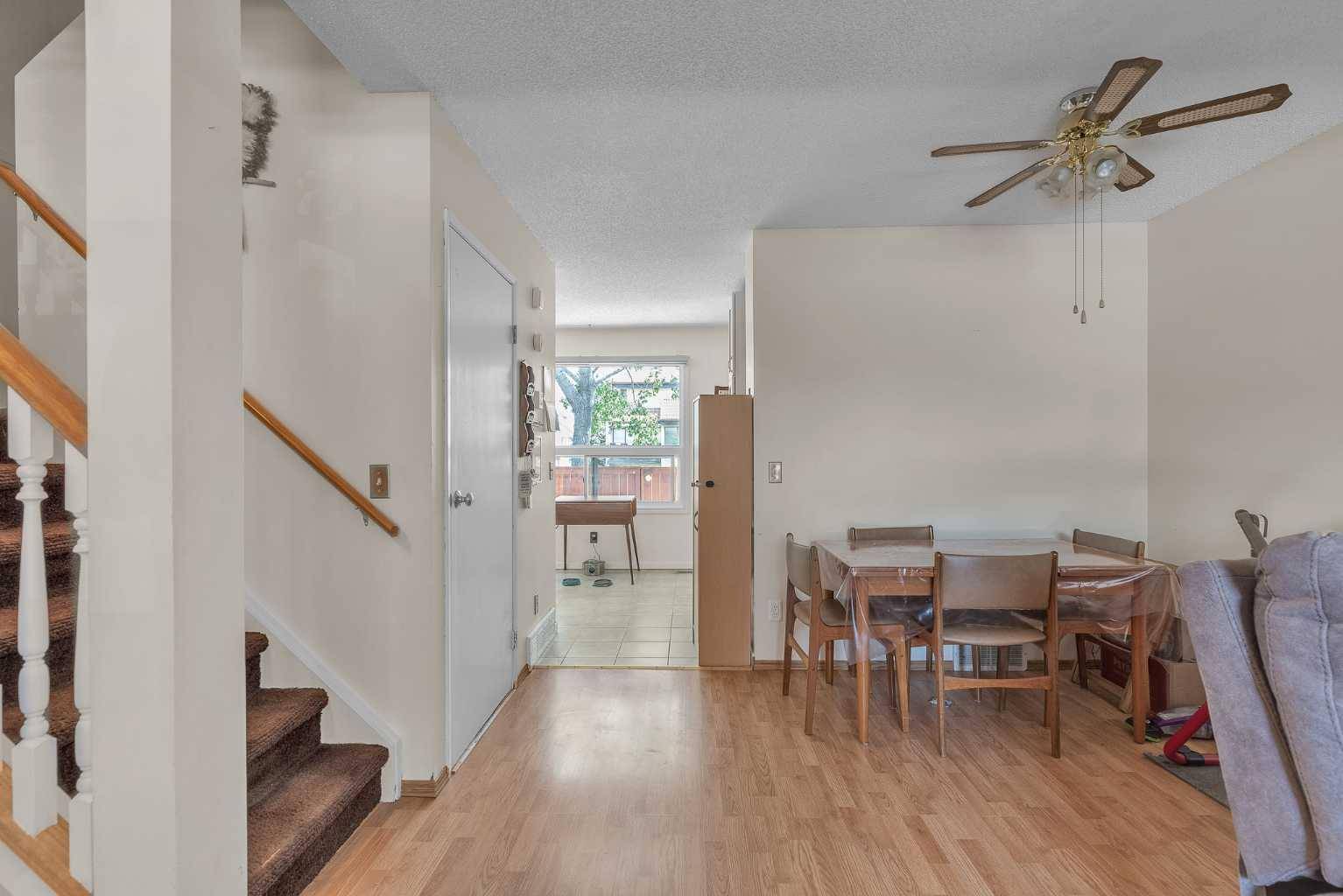 Calgary, AB T1Y4S4,4360 58 ST Northeast #22