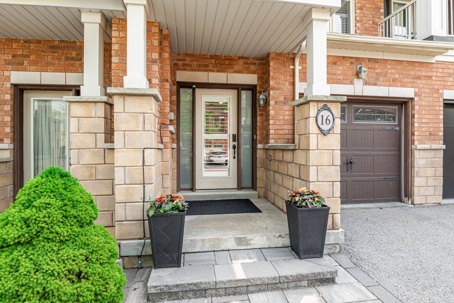 Whitchurch-stouffville, ON L4A 0W6,16 Bearings AVE