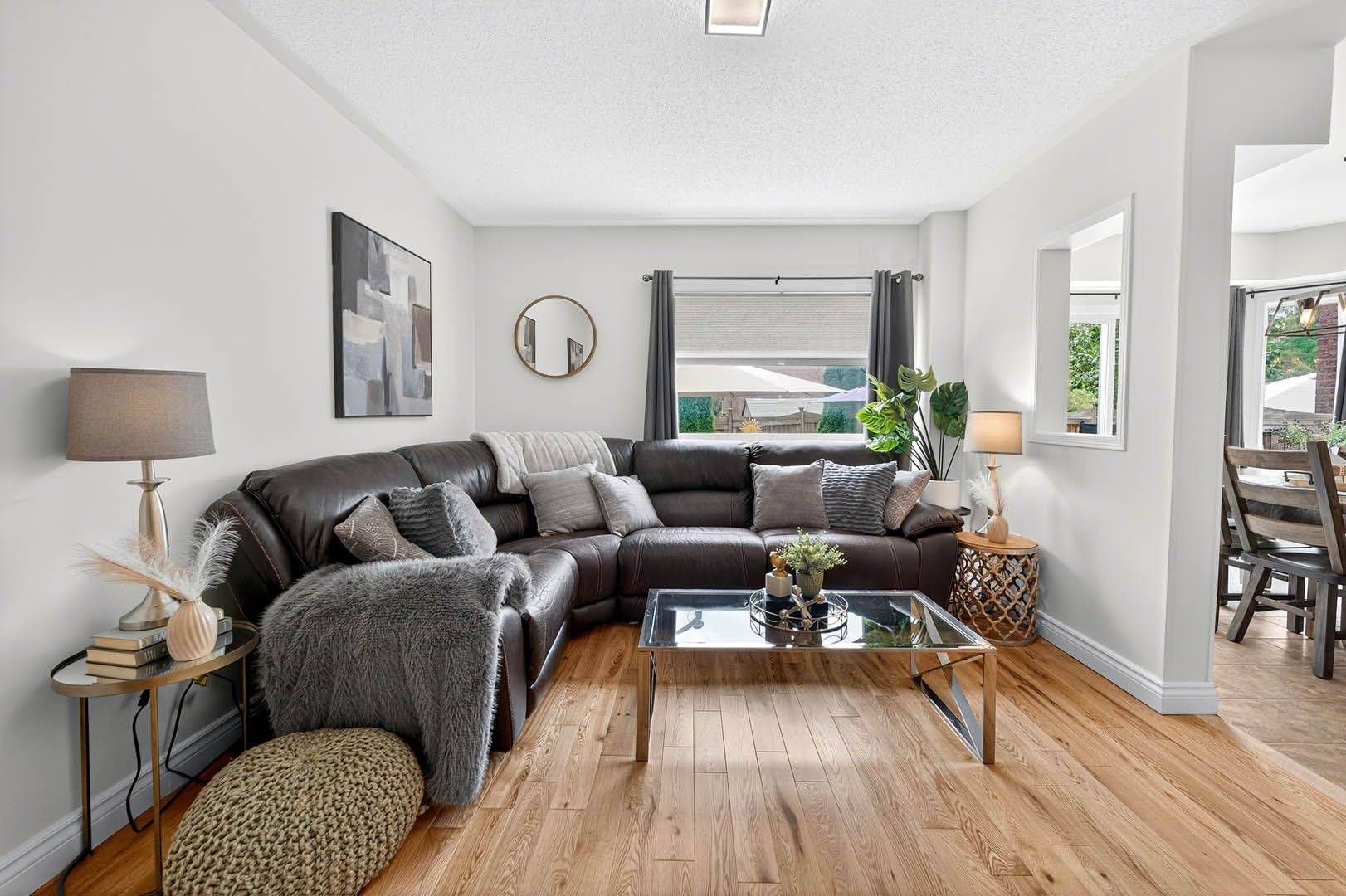 Newmarket, ON L3X 2W4,252 McBride CRES