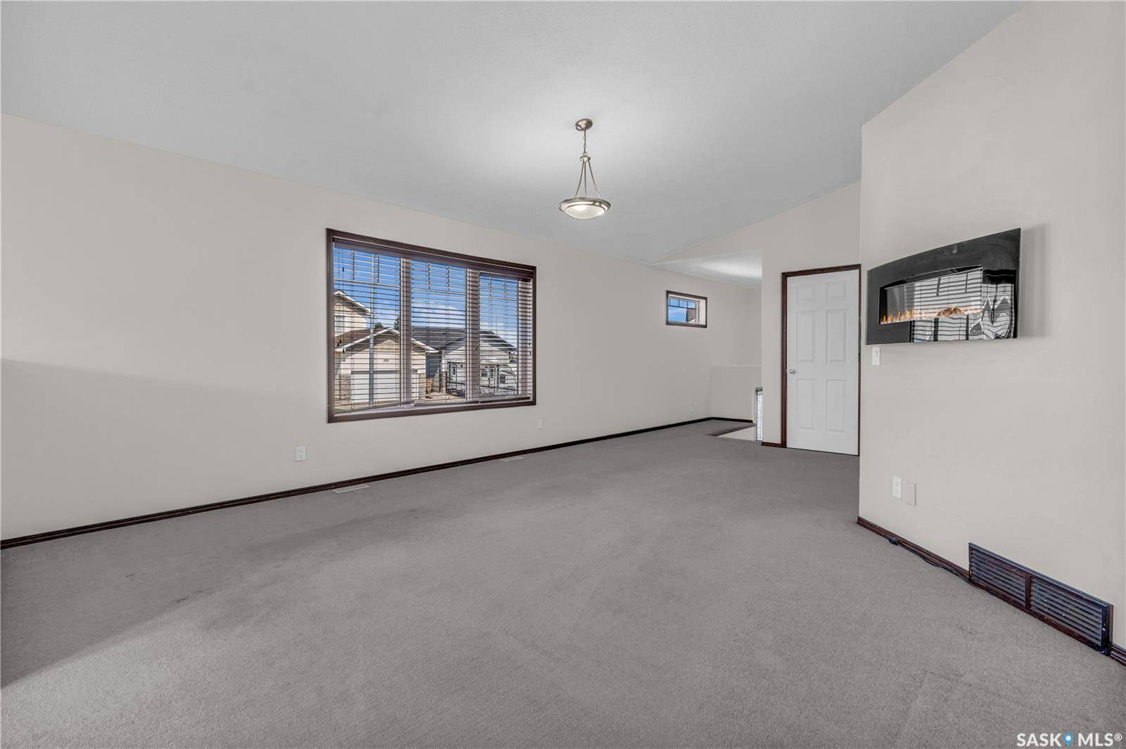Regina, SK S4R 8V2,3481 MACLACHLAN CRESCENT