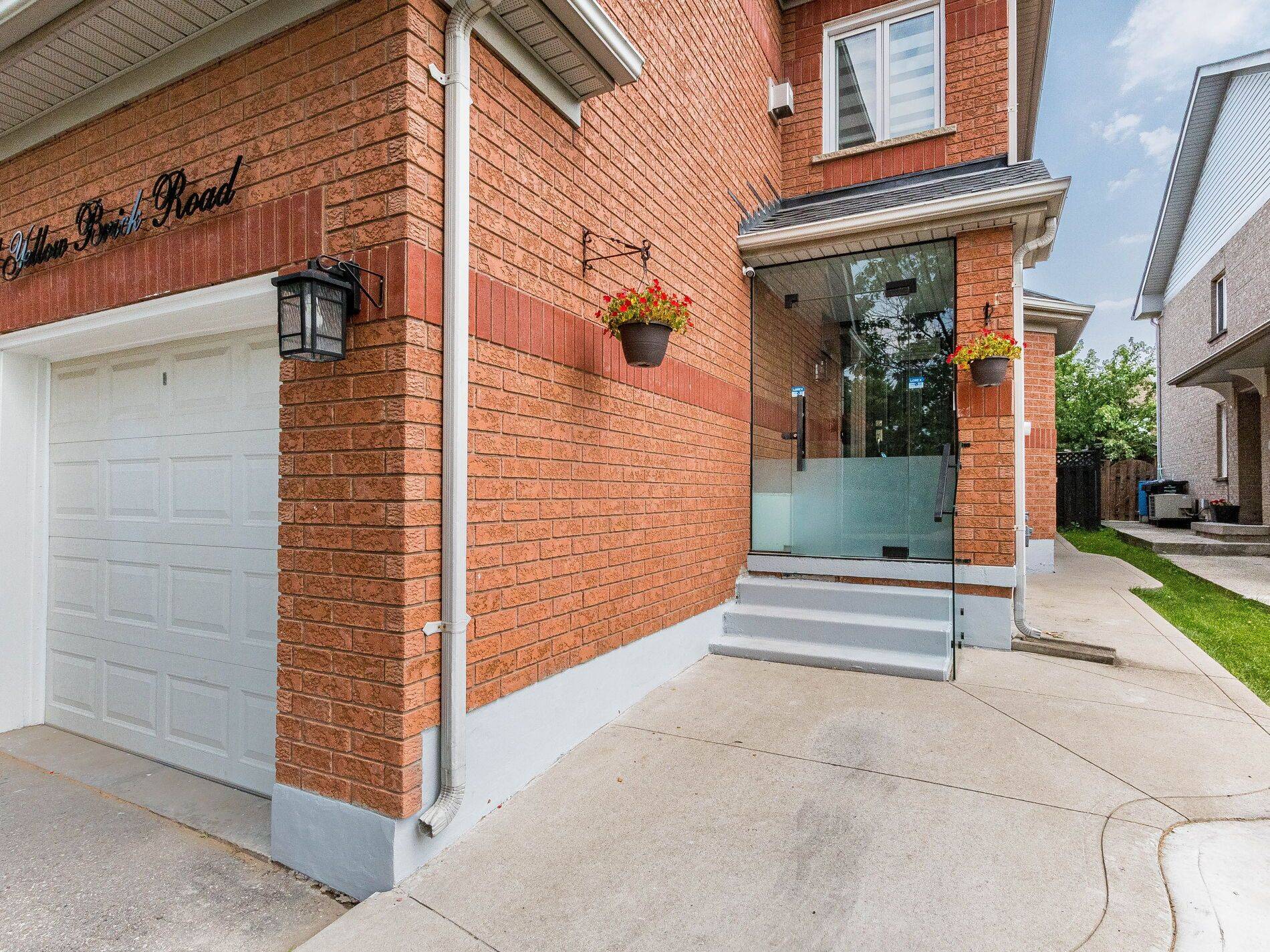 Brampton, ON L6V 4K8,11 Yellow Brick RD