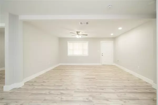 Fort Worth, TX 76105,2716 Bideker Avenue