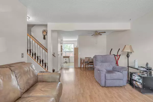 Calgary, AB T1Y4S4,4360 58 ST Northeast #22