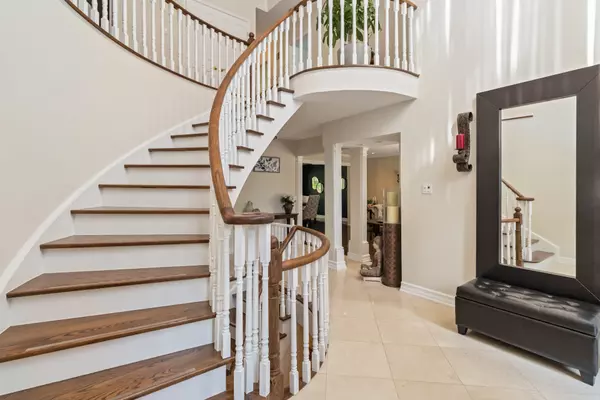 Mississauga, ON L5K 2L4,1836 Friar Tuck CT