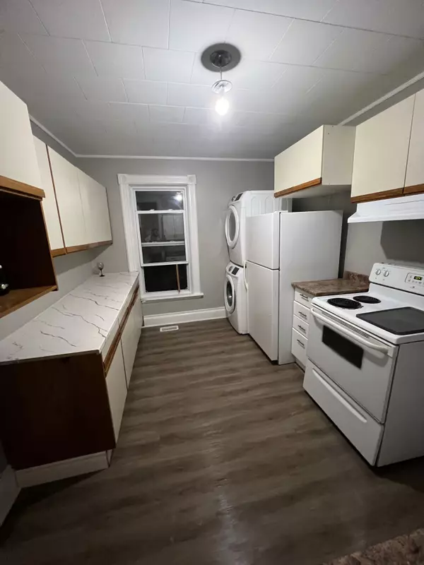 Peterborough Central, ON K9J 5C8,157 Rutherford AVE #Upper