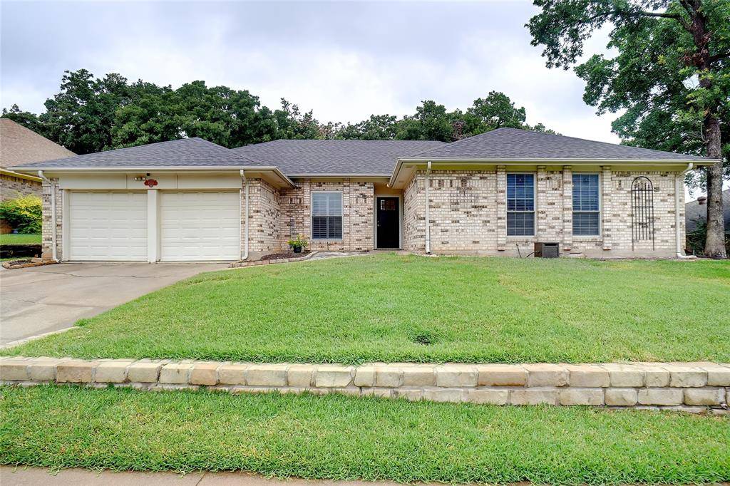 1000 Forest Trail Court, Euless, TX 76039
