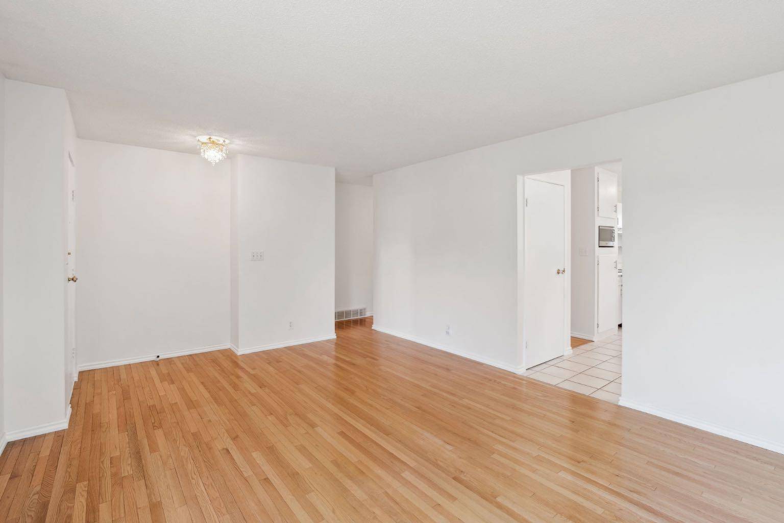 Calgary, AB T2K 5B3,264 Huntington Close NE