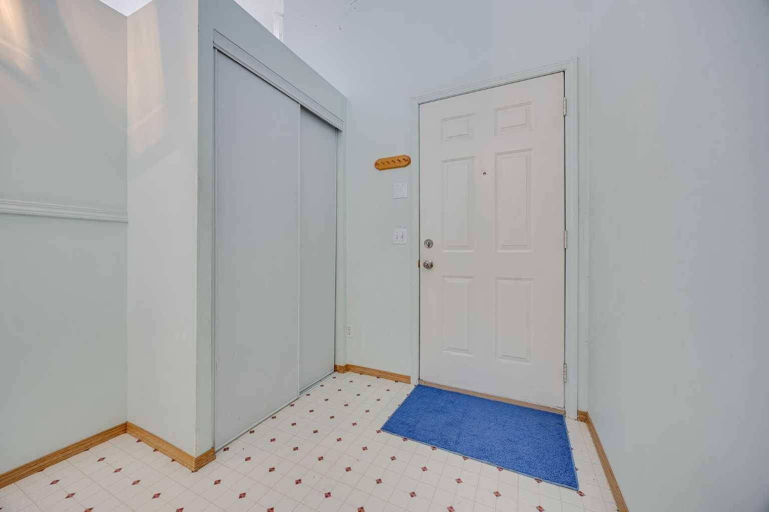Calgary, AB T2A7T3,187 Applebrook CIR Southeast
