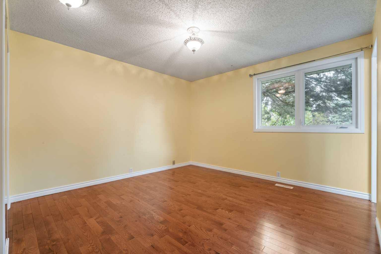 Calgary, AB T2J 4J7,14416 Parkside DR SE