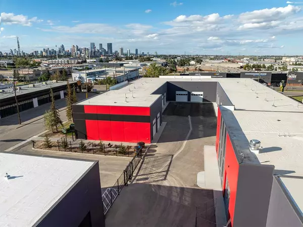 Calgary, AB T2G3C9,4412 9 ST Southeast #111