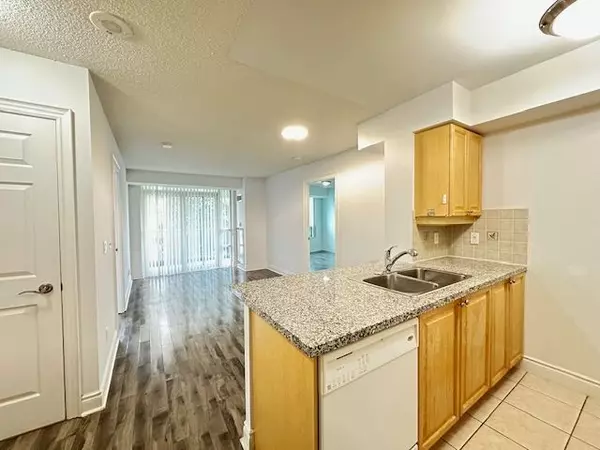 Toronto C07, ON M2M 4M7,15 Greenview AVE #414