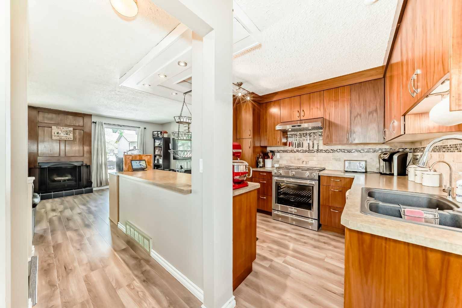 Calgary, AB T3J 1G6,21 Falchurch RD Northeast