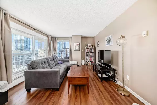 Calgary, AB T3C3R9,1334 12 AVE SW #808