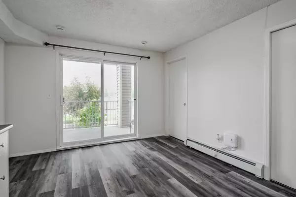 Calgary, AB T2A7Y7,1717 60 ST SE #205