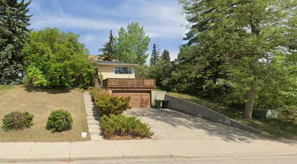 2304 Juniper RD NW, Calgary, AB T2N 3V2