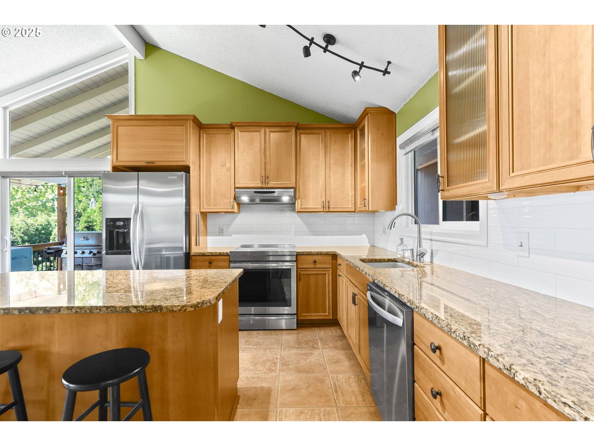 Beaverton, OR 97006,15430 NW OAKHILLS DR