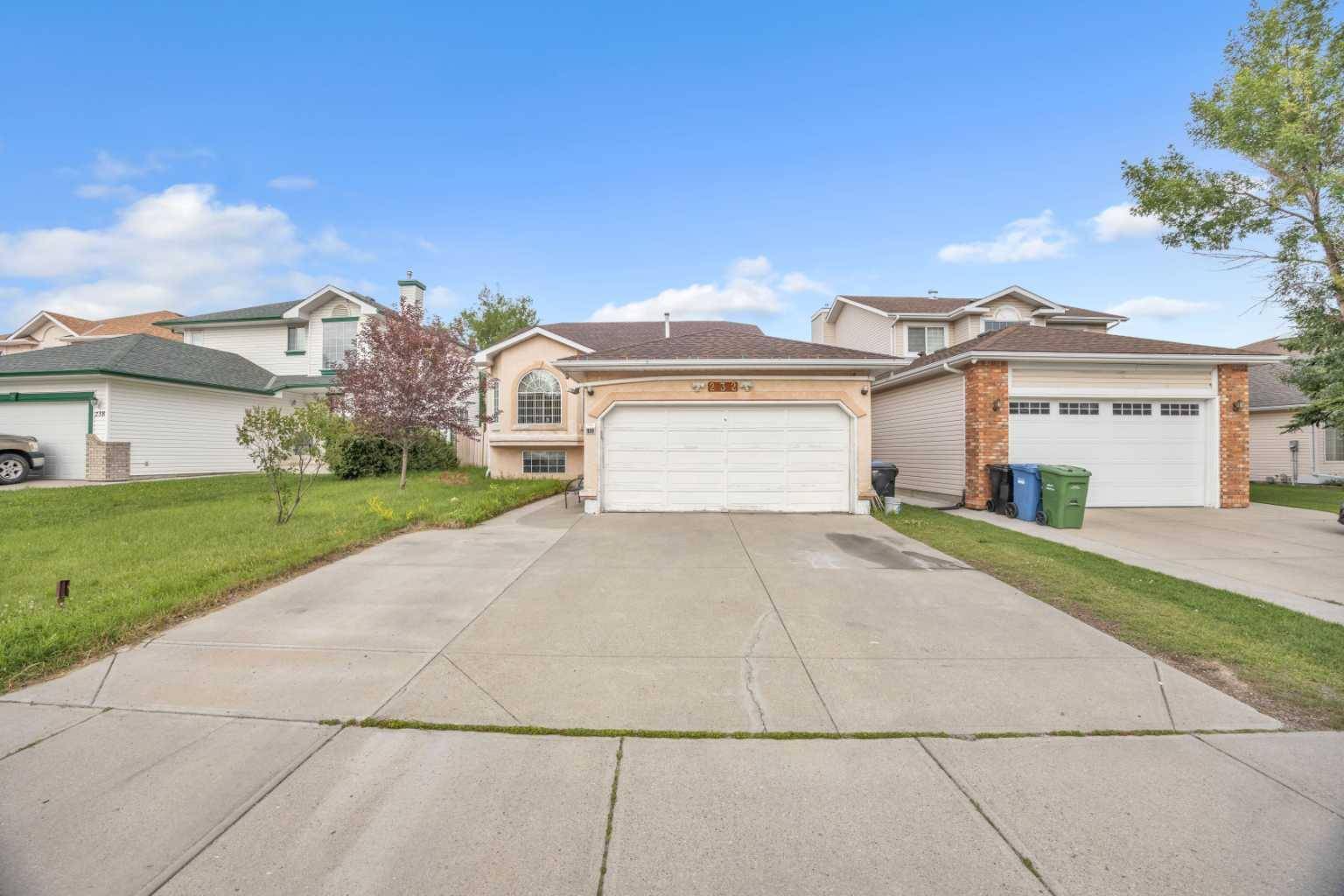 Calgary, AB T3J 3K6,232 Coral Keys DR NE