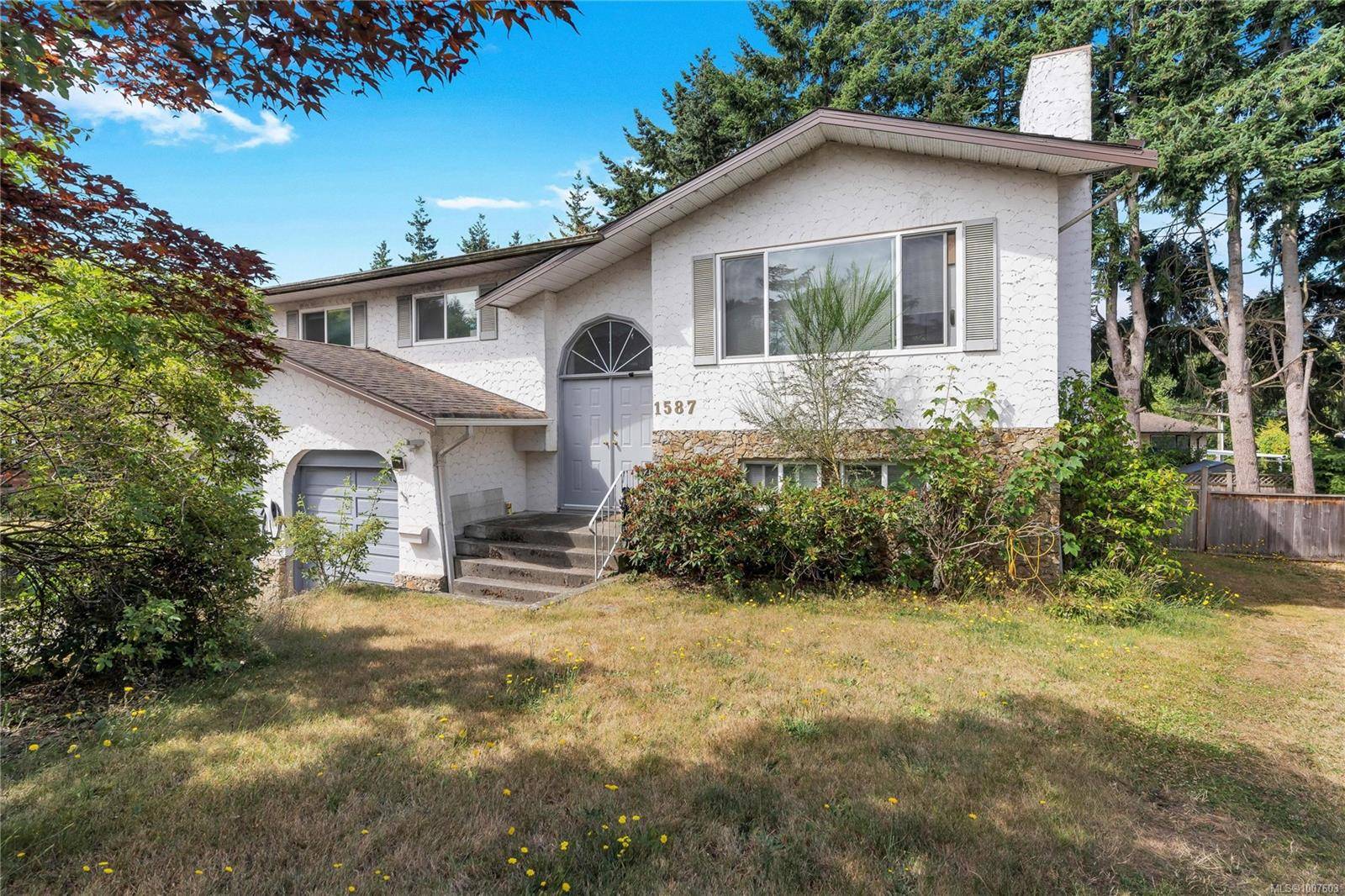 Saanich, BC V8X 5V4,1587 Judoba Pl