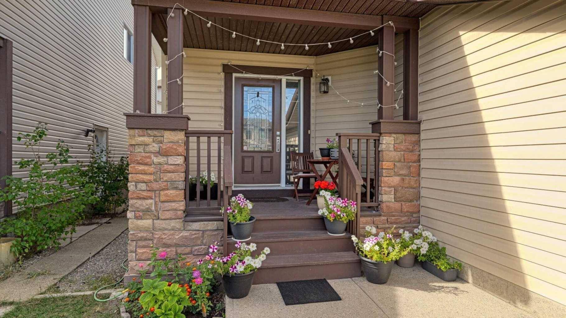 Calgary, AB T3K 0H2,21 Panamount ST NW