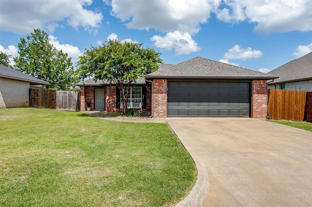 208 Cheyenne Trail, Alvarado, TX 76009