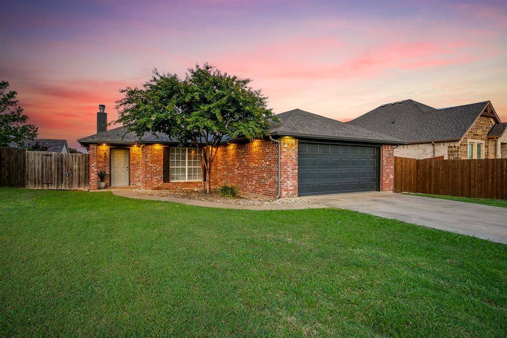 Alvarado, TX 76009,208 Cheyenne Trail