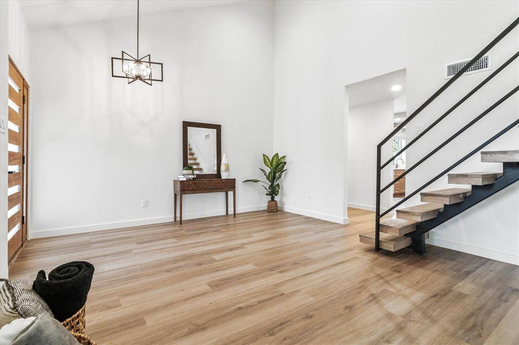Dallas, TX 75248,15712 Terrace Lawn Circle
