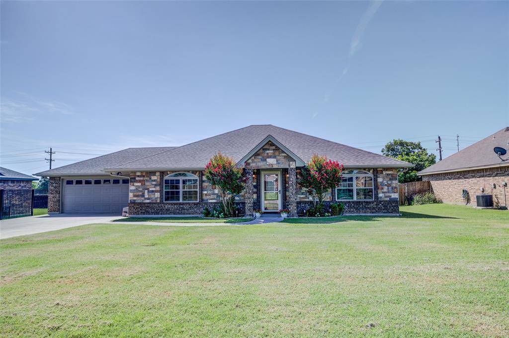 Bowie, TX 76230,707 Meadow Lane