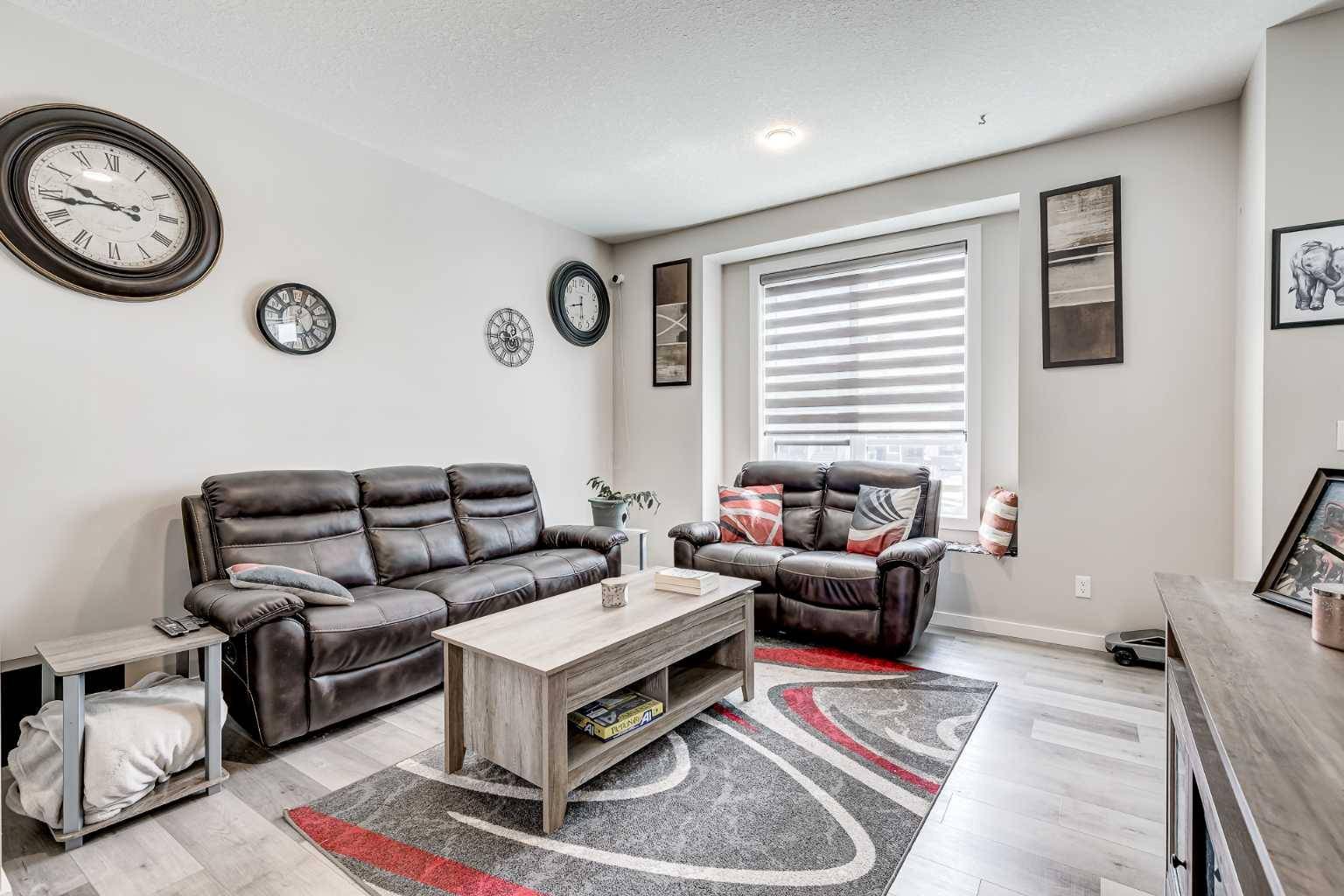 Airdrie, AB T4A 3L6,159 Highview Gate SE