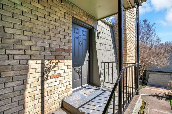 Dallas, TX 75230,7705 Meadow Park Drive #209