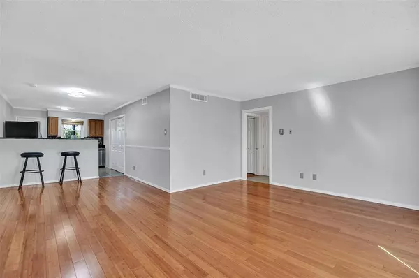 Dallas, TX 75230,7705 Meadow Park Drive #209