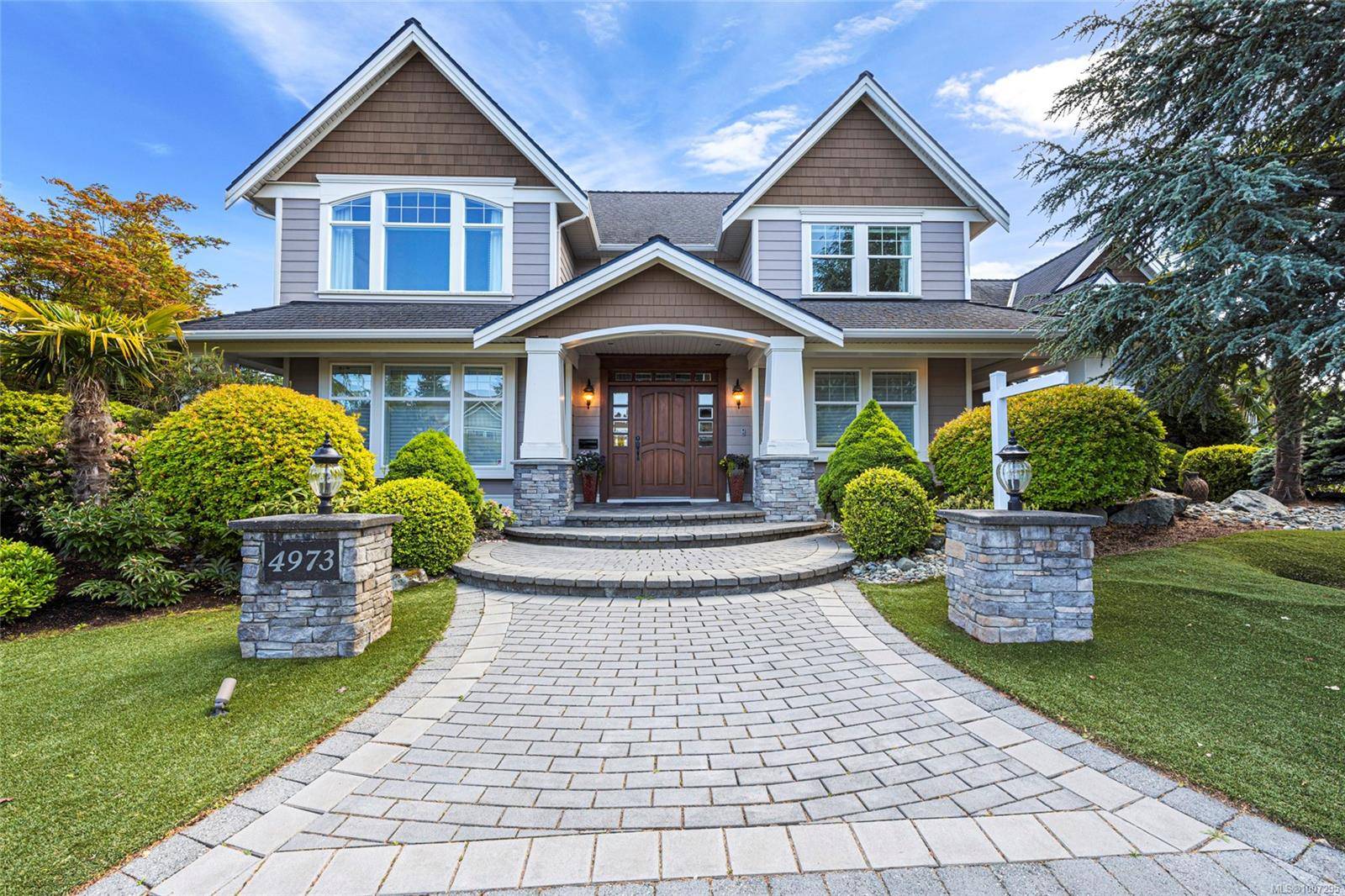 4973 La Quinta Pl, Saanich, BC V8Y 3G9