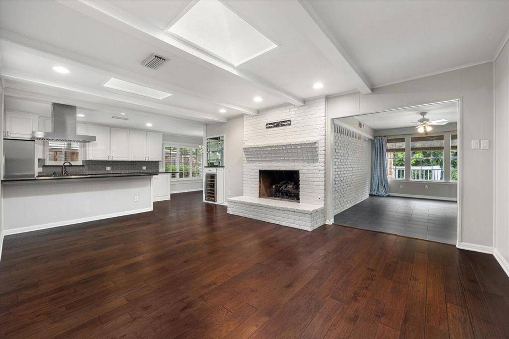 Fort Worth, TX 76109,4517 Cloudview Road