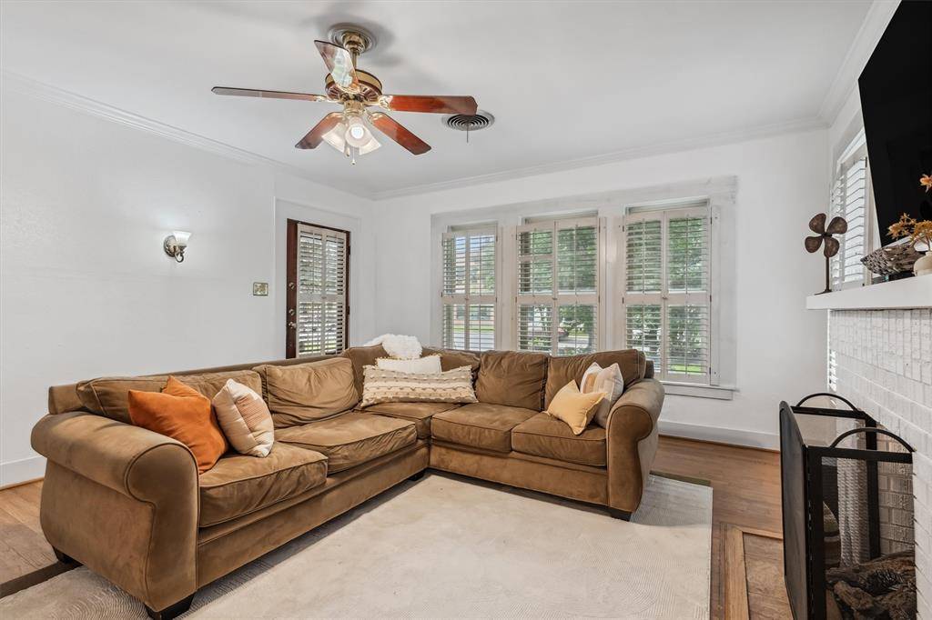 Dallas, TX 75206,5819 Vanderbilt Avenue