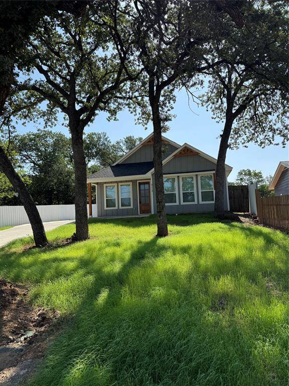 913 Benton Avenue, Fort Worth, TX 76112