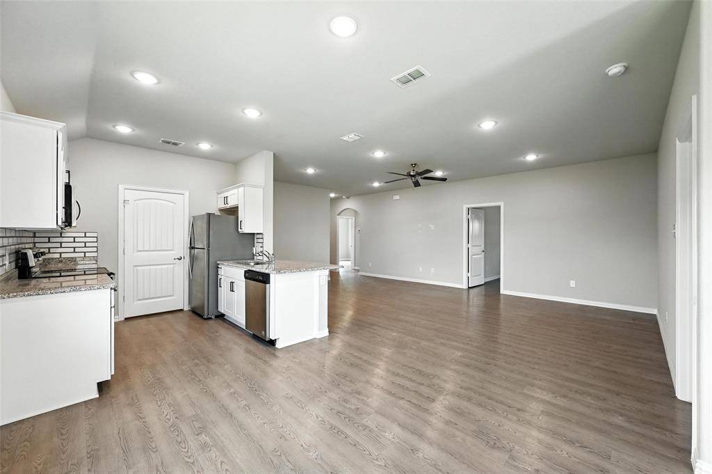 Waxahachie, TX 75165,1555 Woodlake Drive
