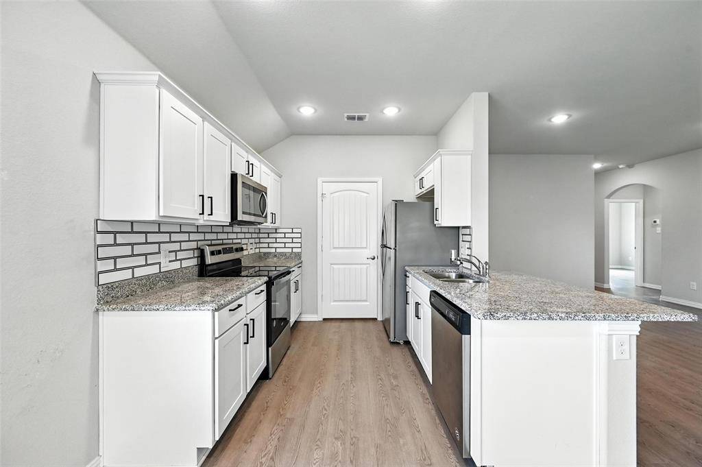 Waxahachie, TX 75165,1555 Woodlake Drive