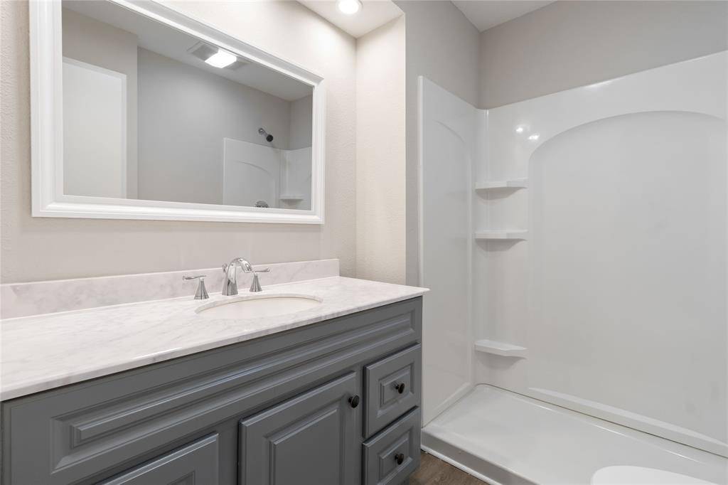 Grand Prairie, TX 75052,437 Hawthorne Lane
