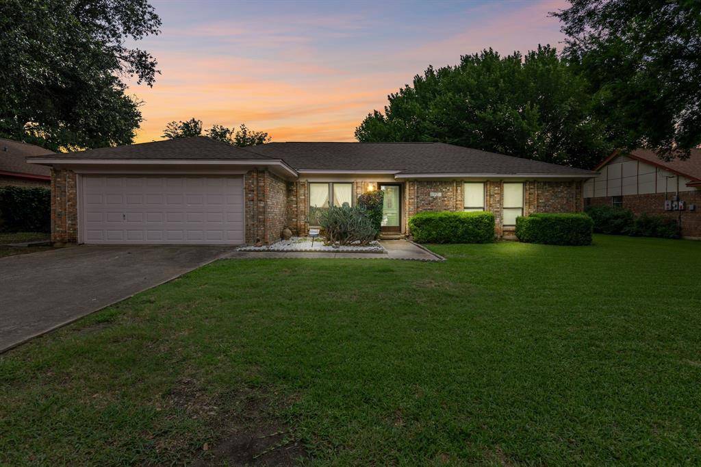 North Richland Hills, TX 76180,6921 Meadow Park N