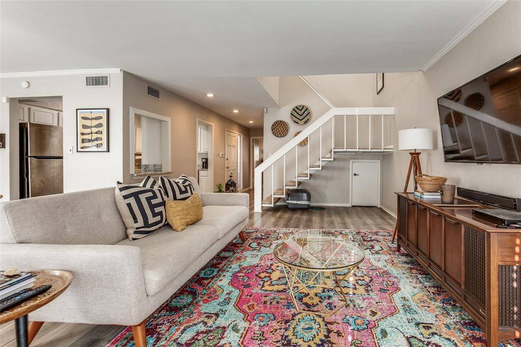 Dallas, TX 75243,9848 Smokefeather Lane