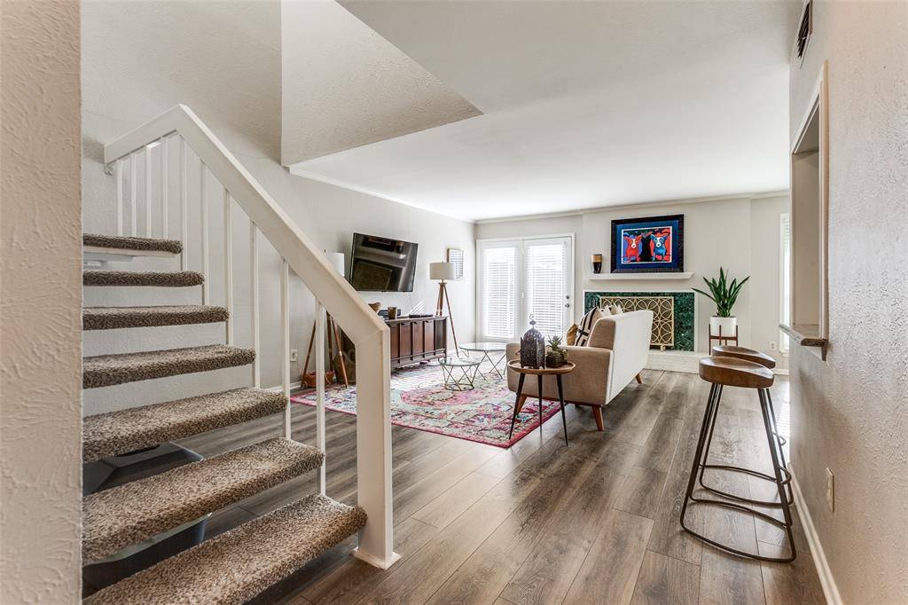 Dallas, TX 75243,9848 Smokefeather Lane