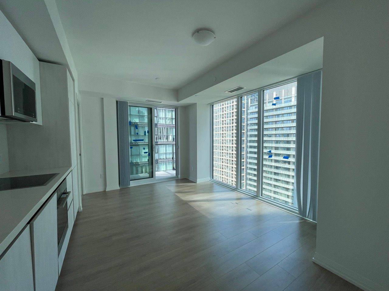 8 Widmer ST #3903, Toronto C01, ON M5V 0W6