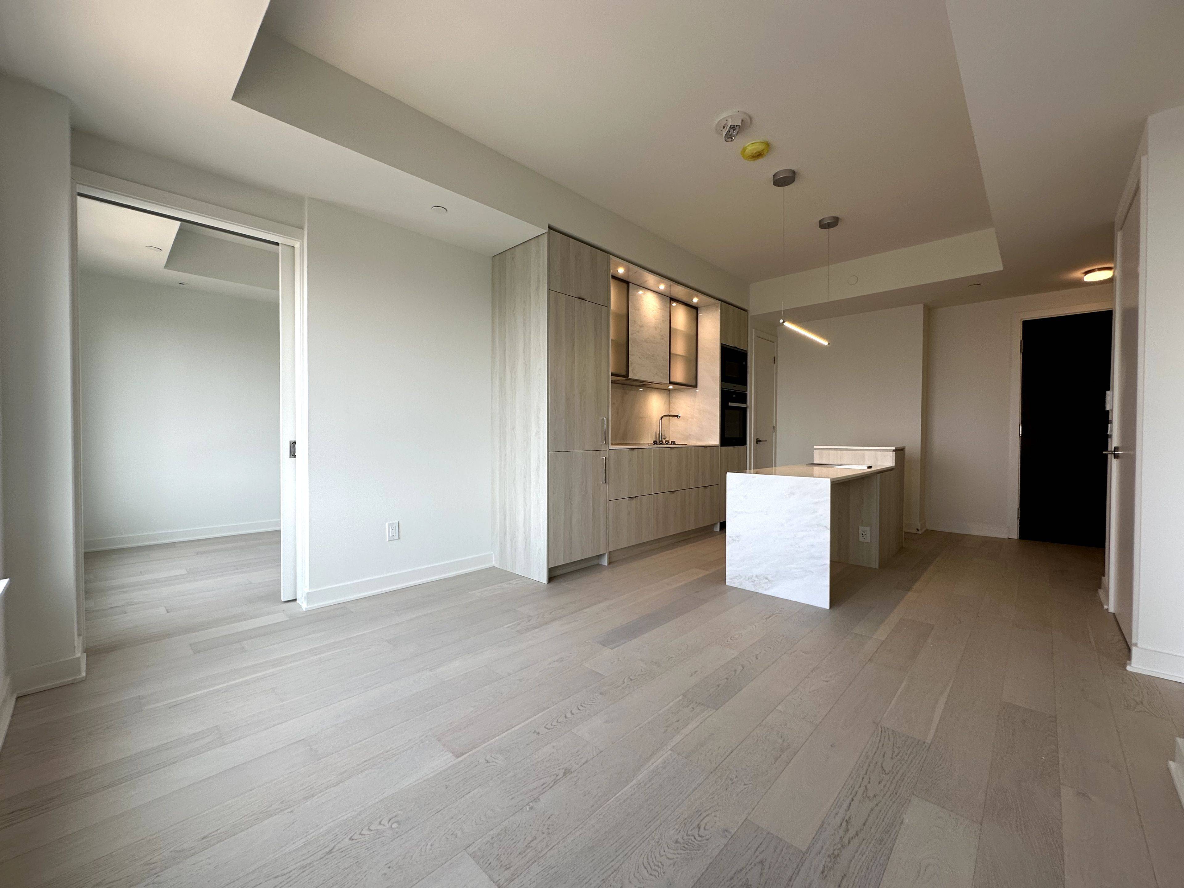 Toronto C02, ON M4W 1L2,11 Yorkville AVE #2712