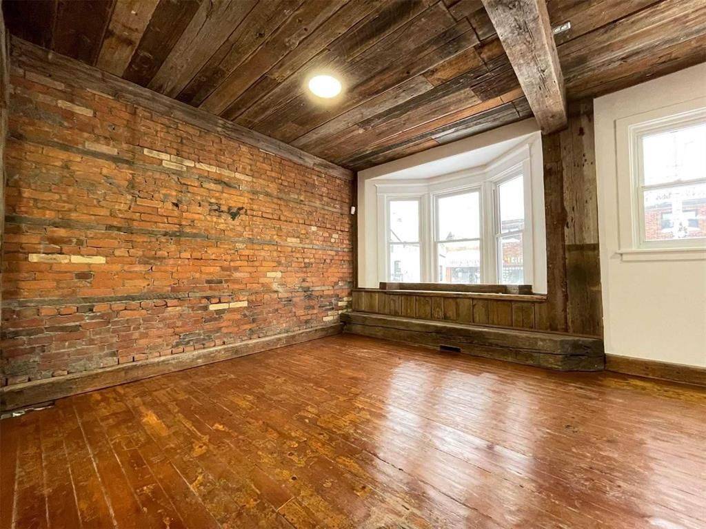 Hamilton, ON L8P 4B8,229 Locke ST S
