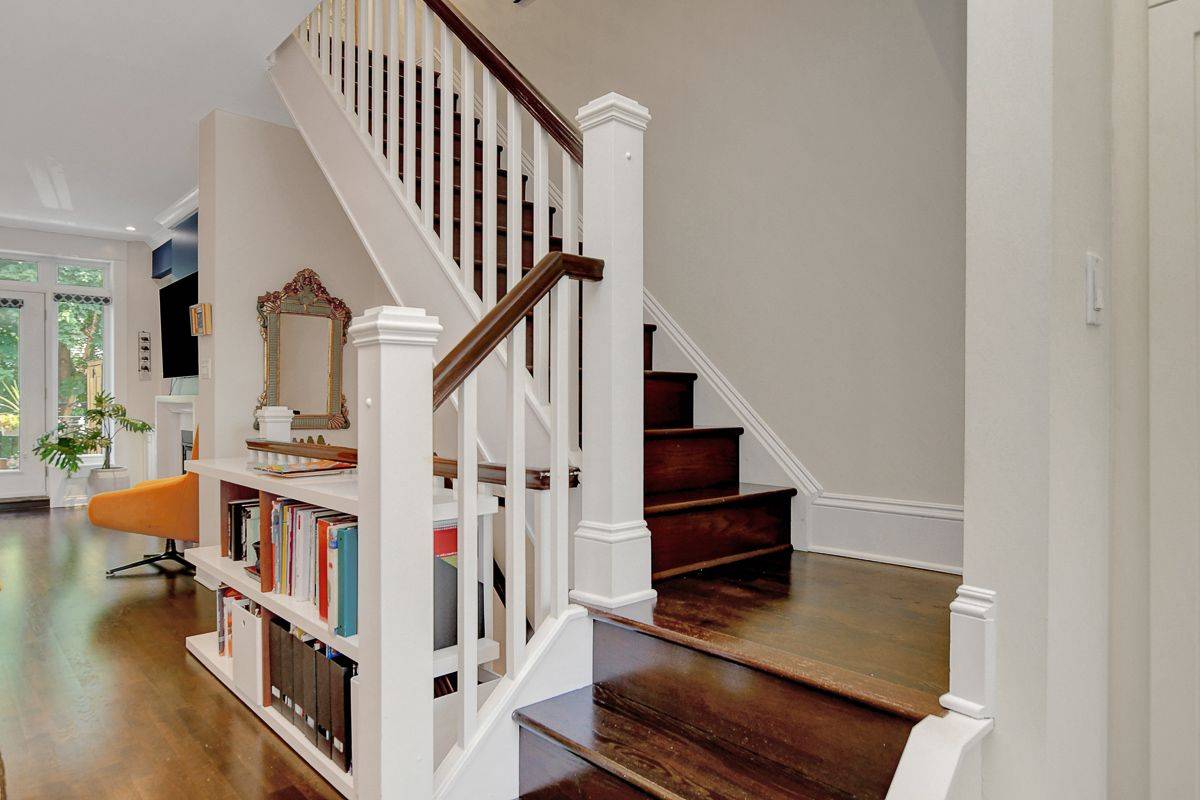 New Edinburgh - Lindenlea, ON K1M 1C8,29 Springfield RD #B