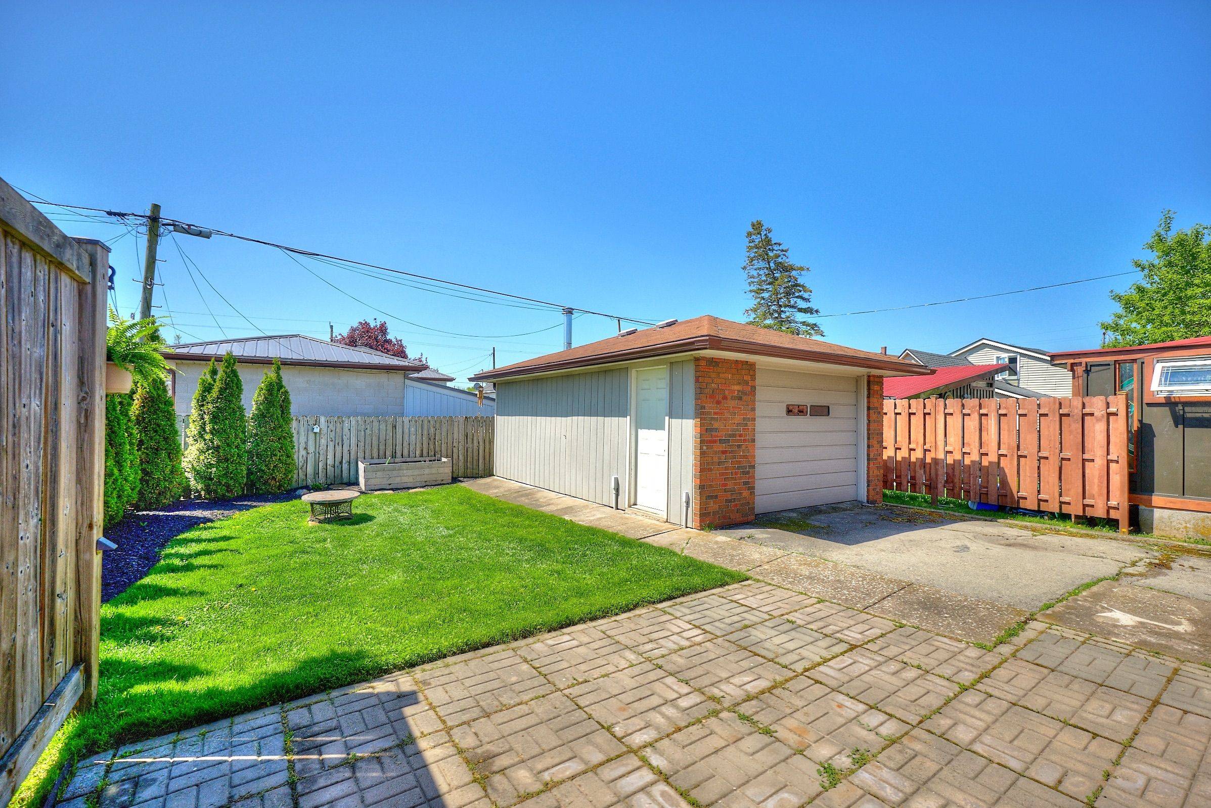 Port Colborne, ON L3K 1L1,79 Cross ST