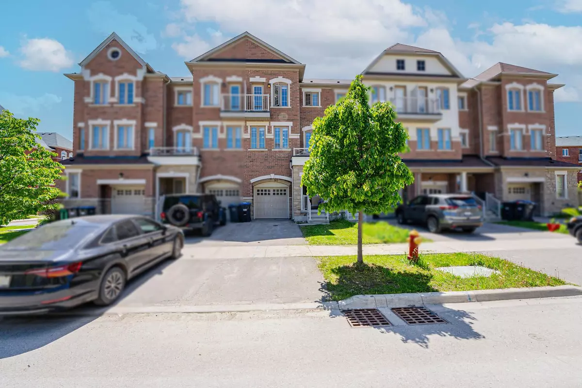 Brampton, ON L6Z 0B4,80 New Pines TRL