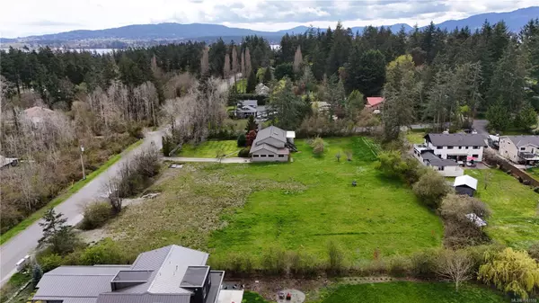 10826 Derrick Rd, North Saanich, BC V8C 3C2